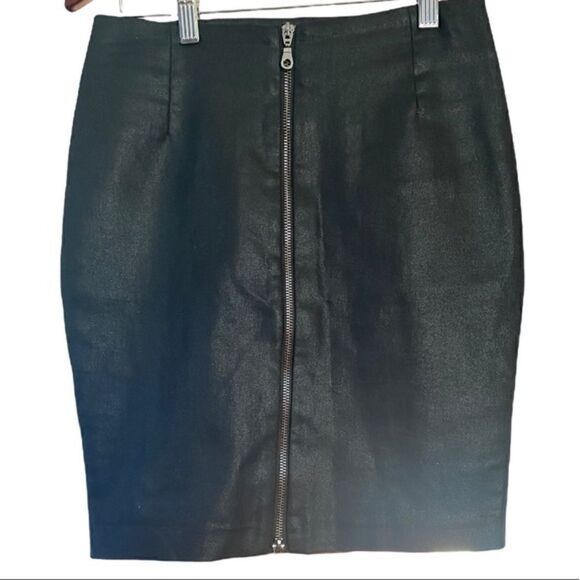 H&M Mini Skirt    - Picture 1 of 9